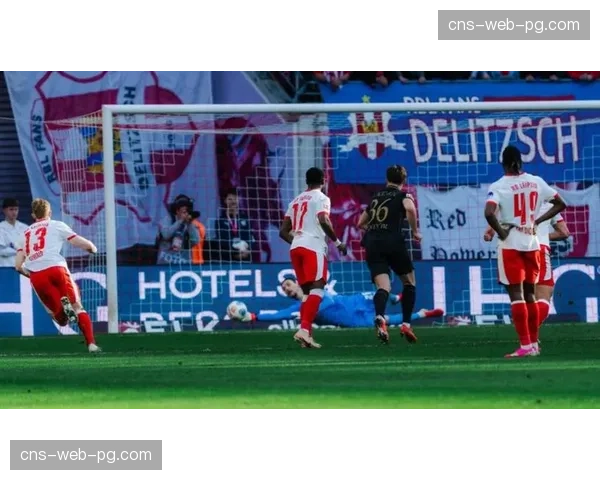 即时:奥格斯堡前锋贝廖点球被扑,错失反超比分良机