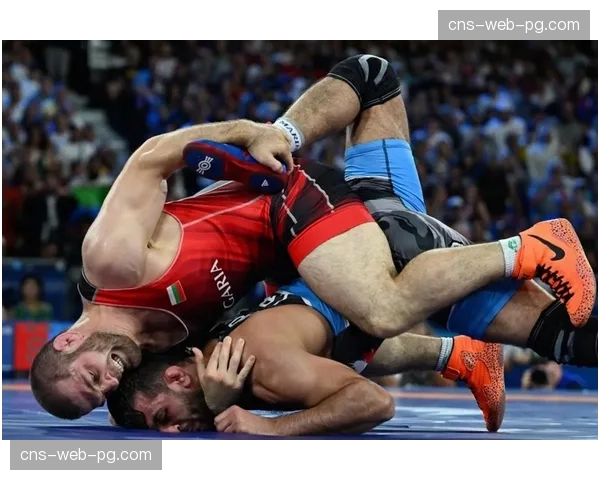 巴萨主力边锋拉菲尼亚大腿受伤将缺席五周